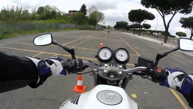 Come ottenere la patente per la moto Come ottenere la patente per la moto